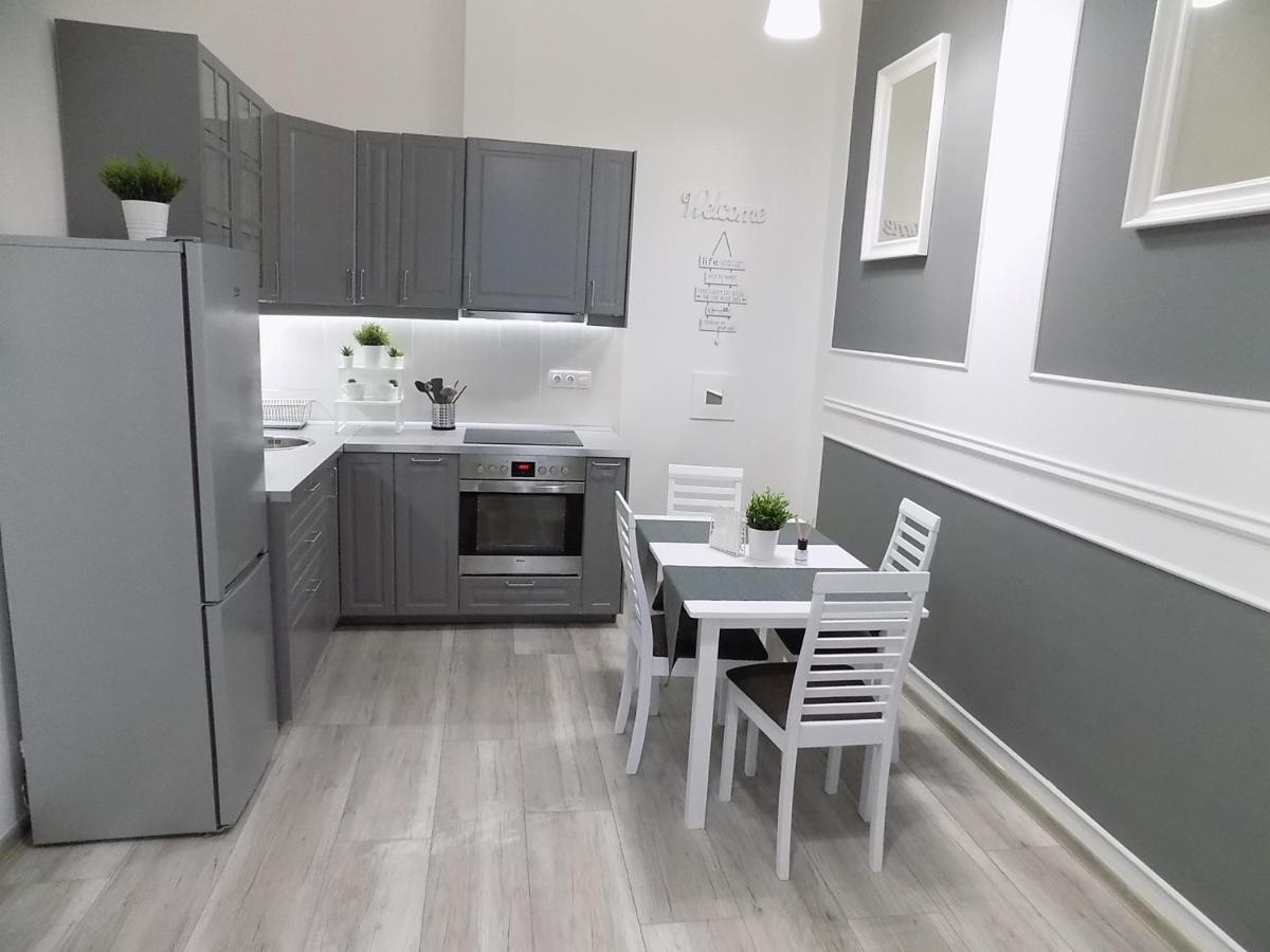 A10 Alkotmany B Apartment Budapest Eksteriør bilde